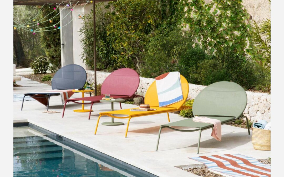 L’extérieur qui vous ressemble : du mobilier pour votre pool house fonctionnel, esthétique et durable