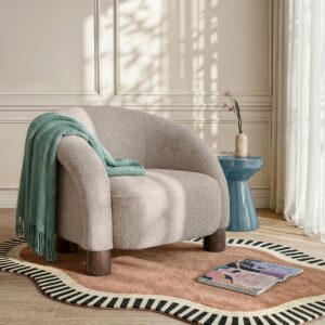 Galina- Fauteuil en tissu chenille et pieds en bois - taupe - Design by Morten Georgsen